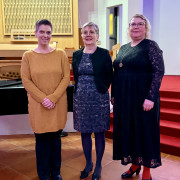 S�ngnemendur � Egilssta�akirkju � g�r.